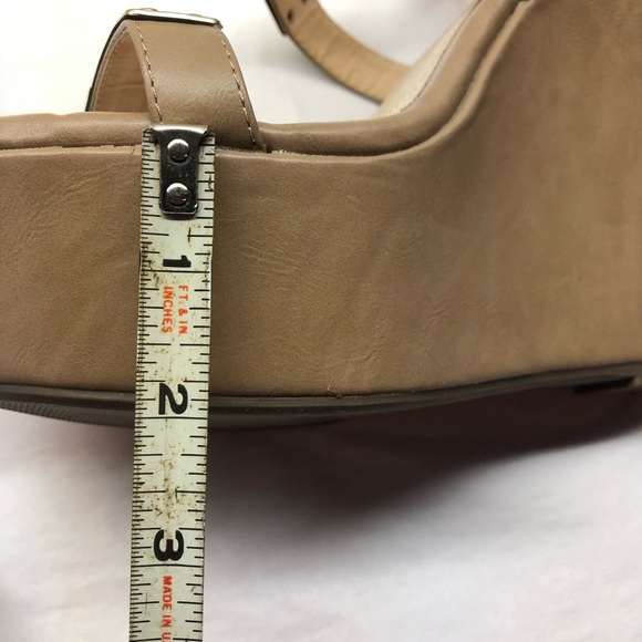 KAYLEEN By Los Angeles Women's size 10 taupe/beige with gold plates 5” Wedges - Picture 12 of 16